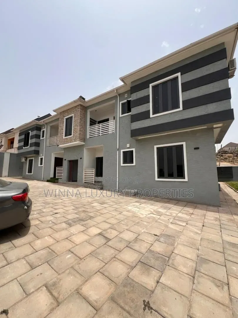 2bdrm Apartment in Nnpc Estate, Life Camp for rent