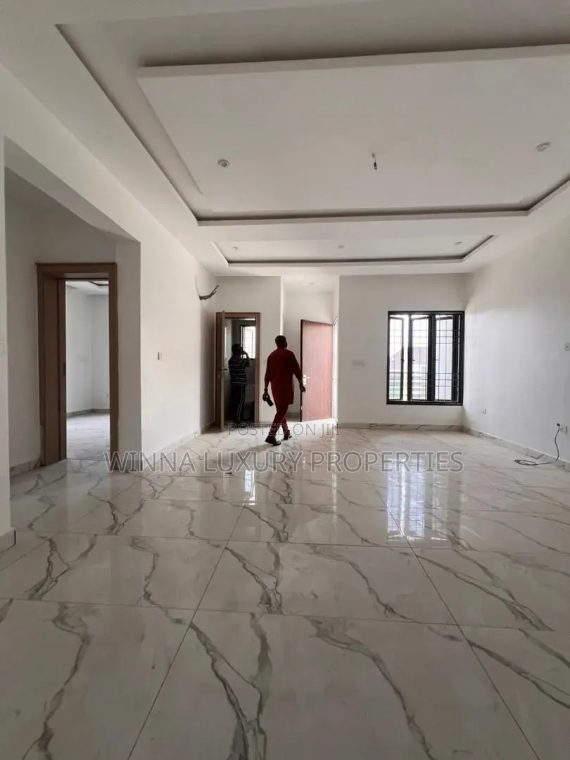 2bdrm Apartment in Nnpc Estate, Life Camp for rent
