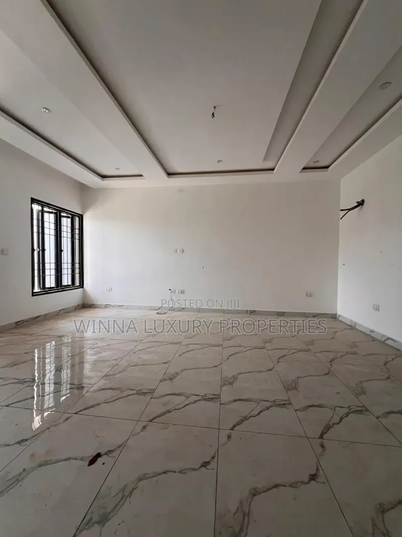 2bdrm Apartment in Nnpc Estate, Life Camp for rent
