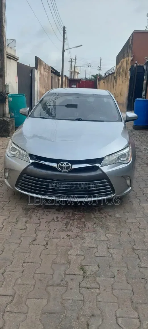 Toyota Camry 2016 Silver