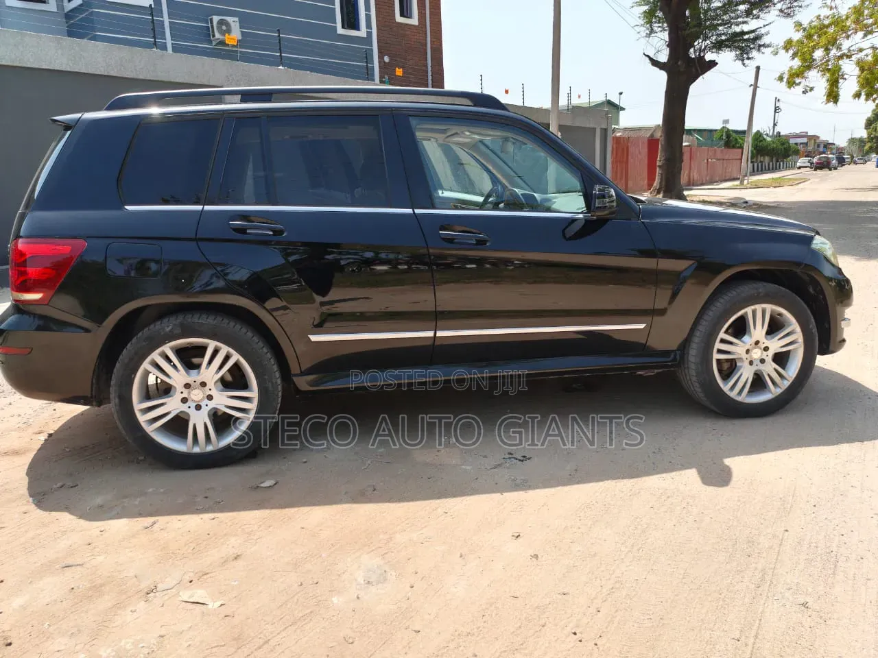 Car 2012 Black