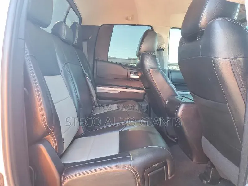 Toyota Tundra 2014 Silver