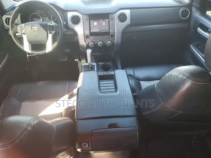 Toyota Tundra 2014 Silver