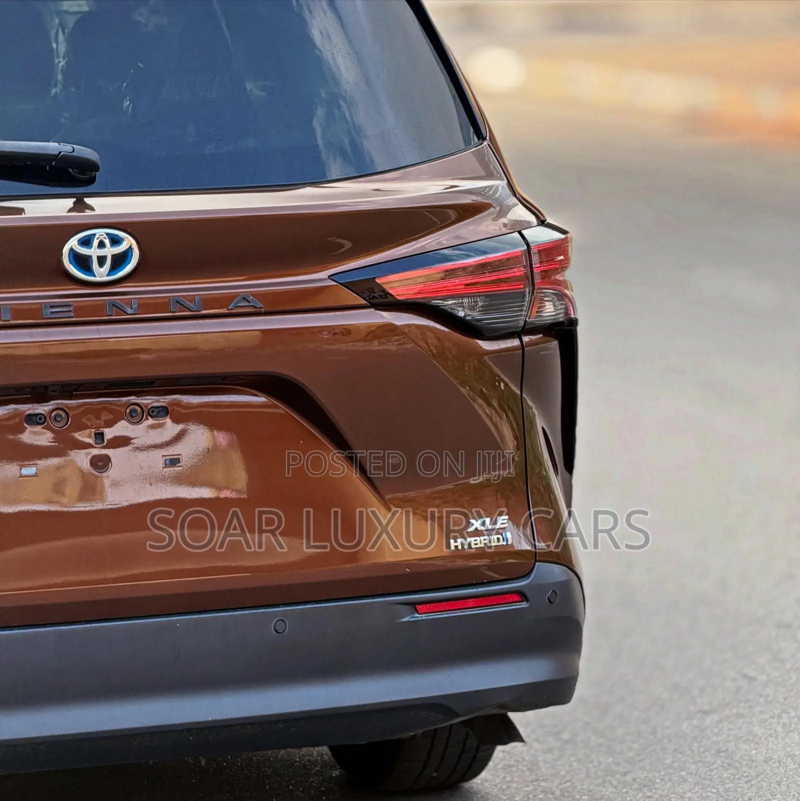 Toyota Sienna XLE 2022 Brown