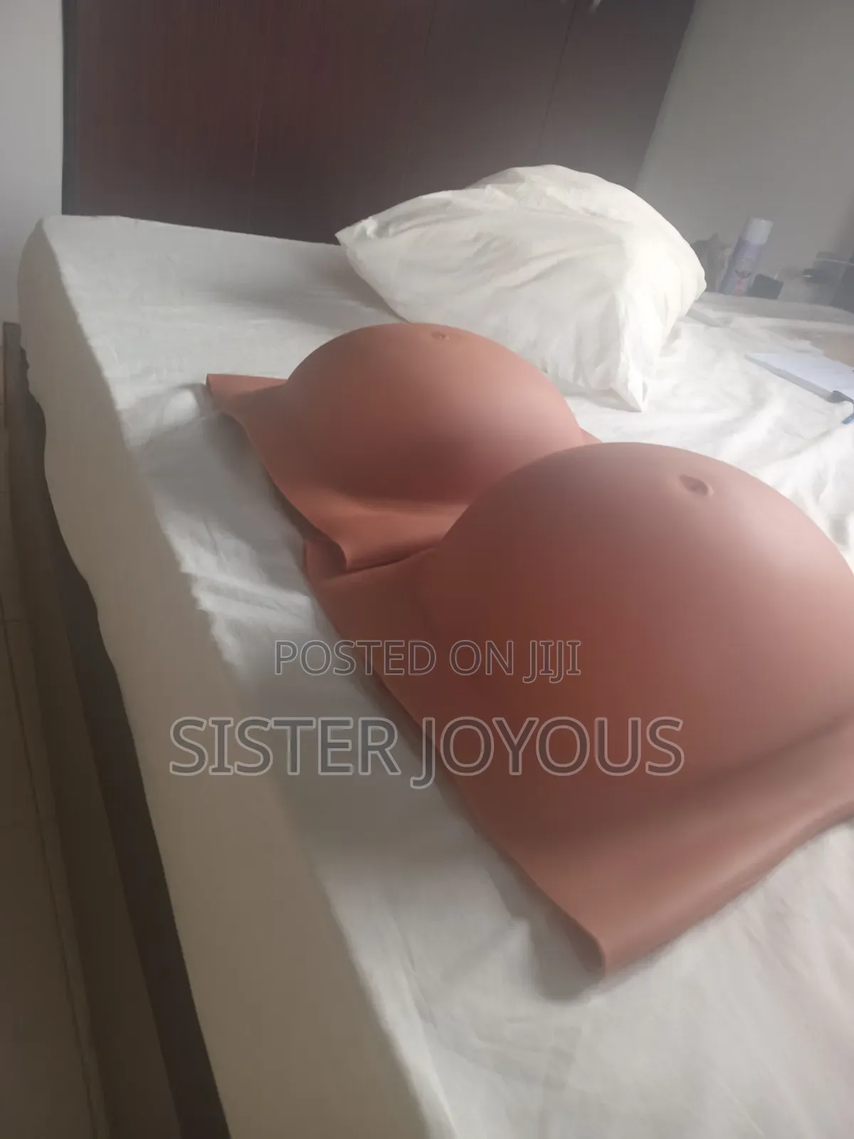 Ultra-Realistic Silicone Pregnancy Belly Comes in 3 Sizes and Twins