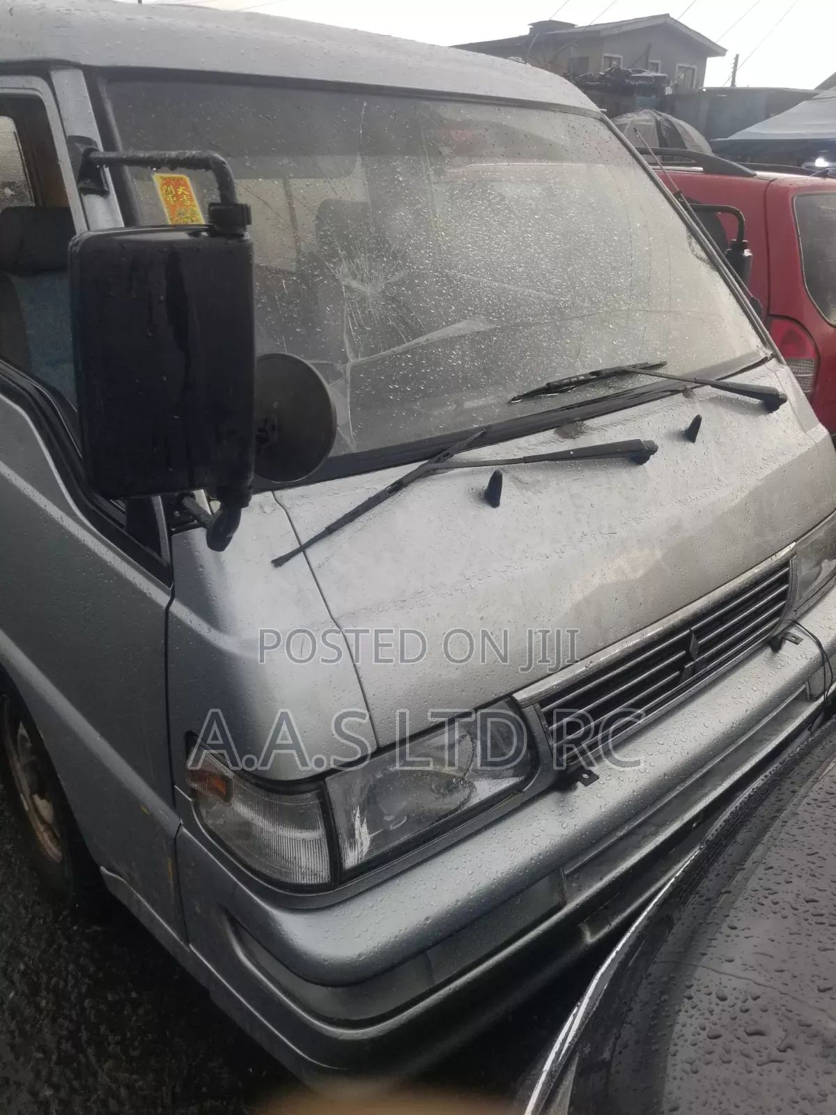 Mitsubishi L300 2011 Silver
