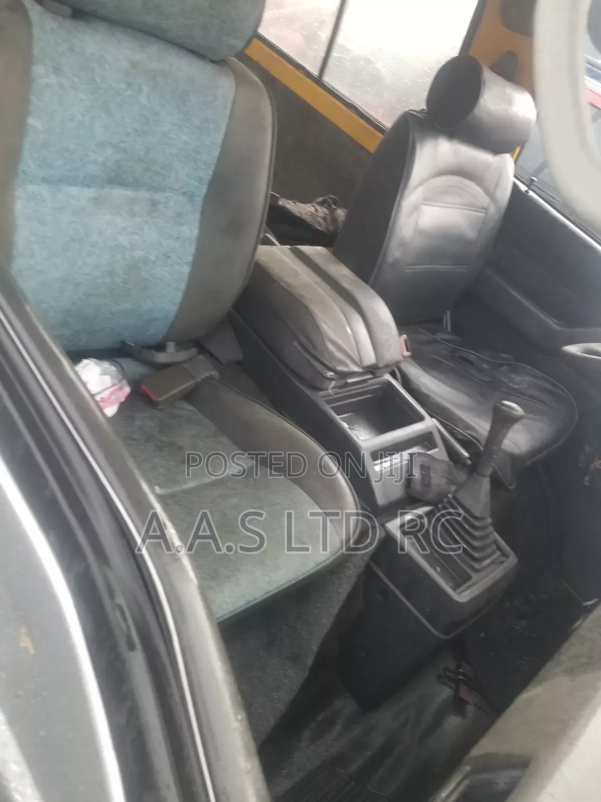 Mitsubishi L300 2011 Silver