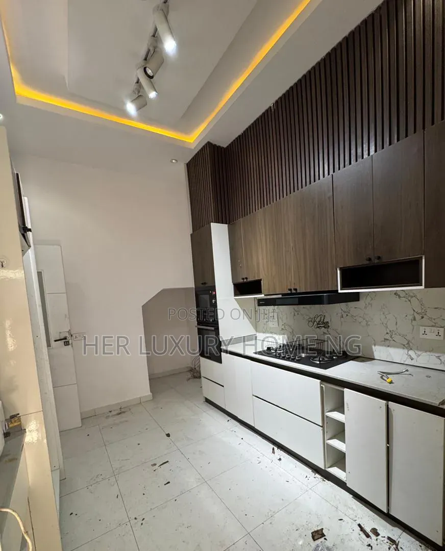1bdrm Shared Apartment in Royal Pine, Lekki Expressway for rent