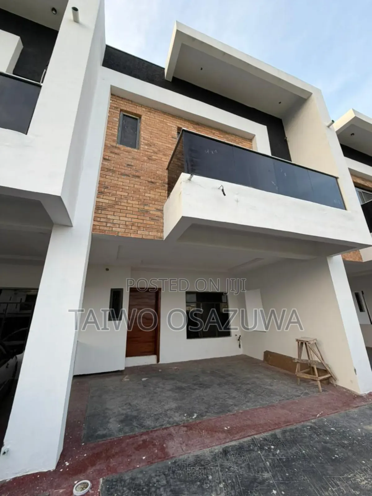 4bdrm Duplex in Ologolo for sale