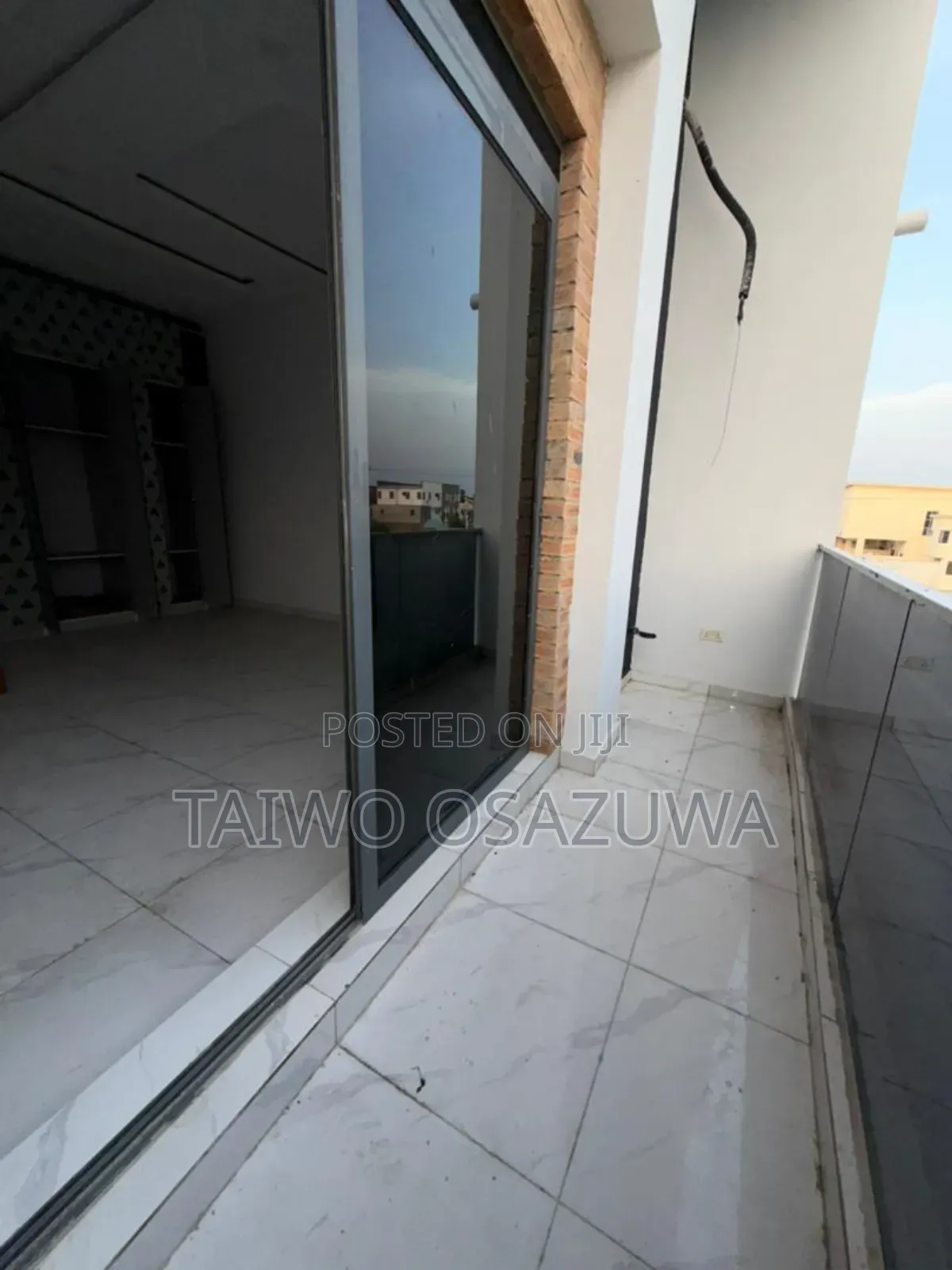 4bdrm Duplex in Ologolo for sale