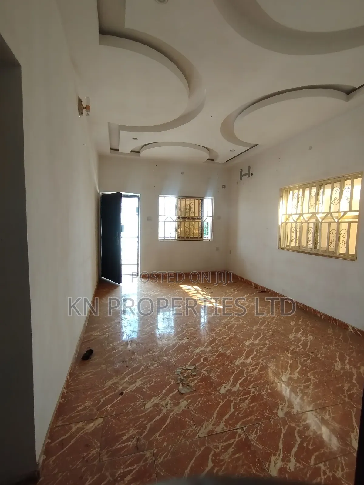 3bdrm Block of Flats in Area 1 for rent