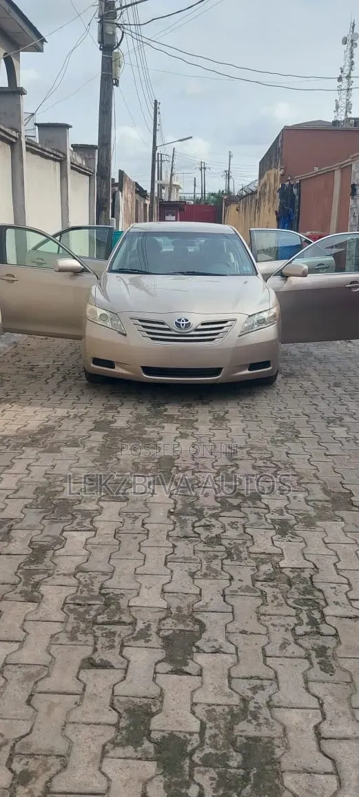 Toyota Camry 2.4 LE 2008 Gold
