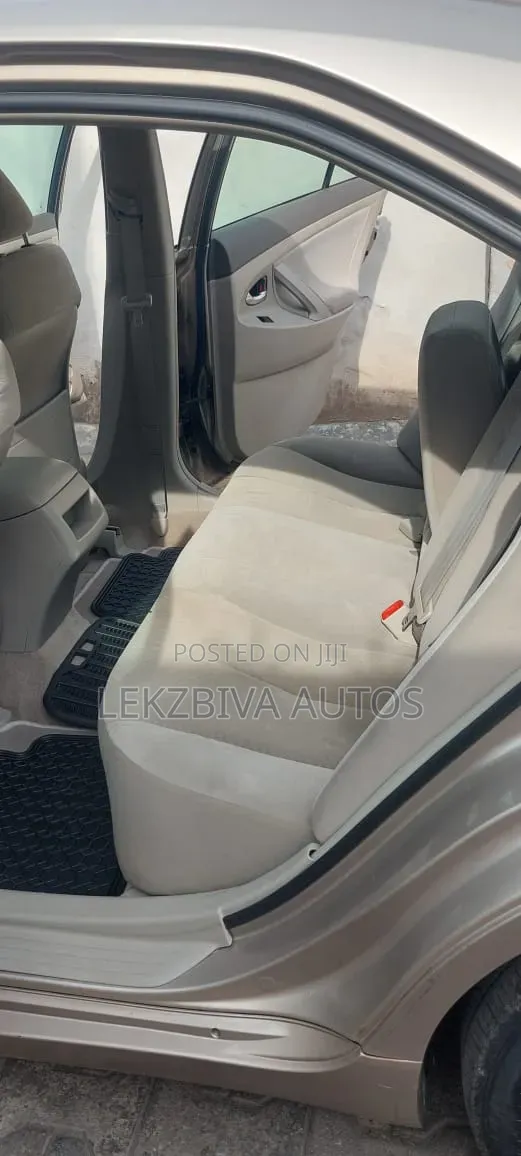 Toyota Camry 2.4 LE 2008 Gold