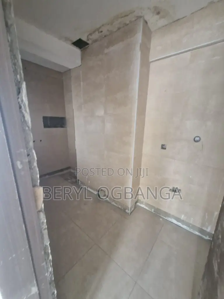 2bdrm Apartment in Lekki Phase 1 for sale