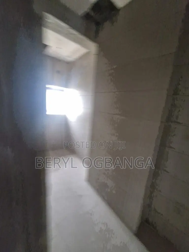 2bdrm Apartment in Lekki Phase 1 for sale