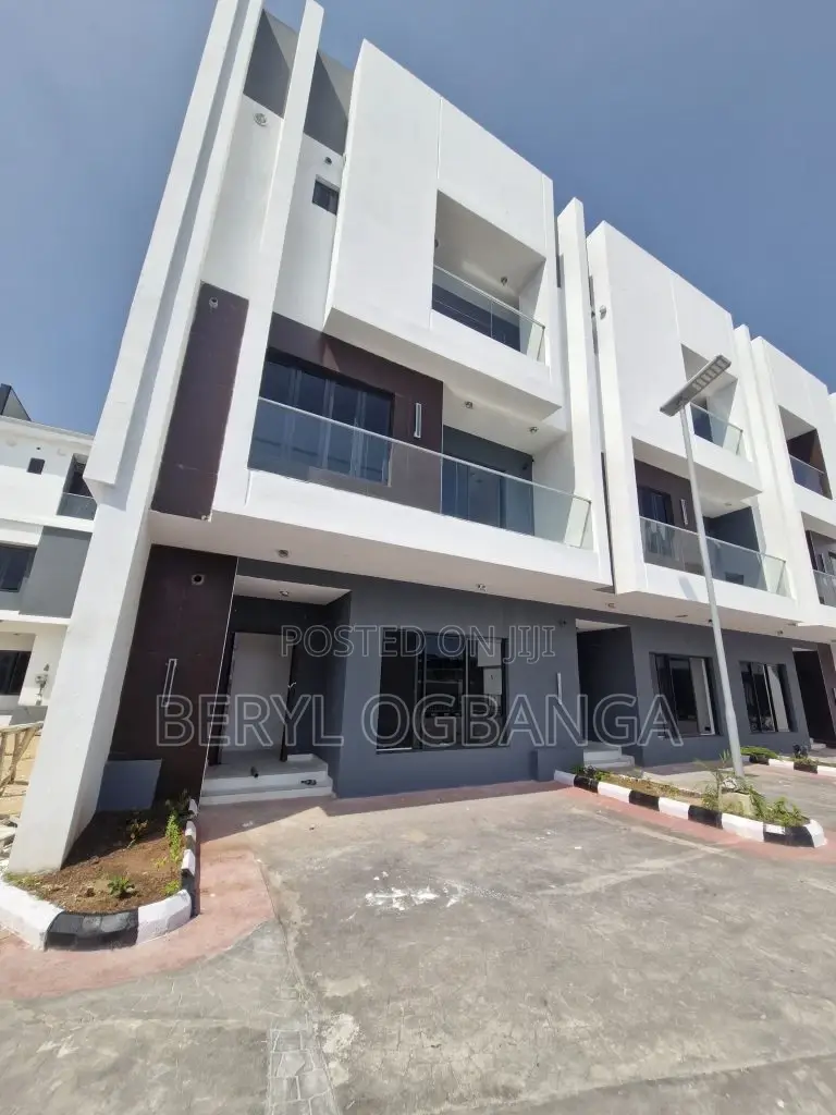 4bdrm Duplex in Lekki Phase 1 for sale