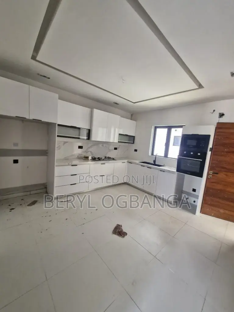 4bdrm Duplex in Lekki Phase 1 for sale