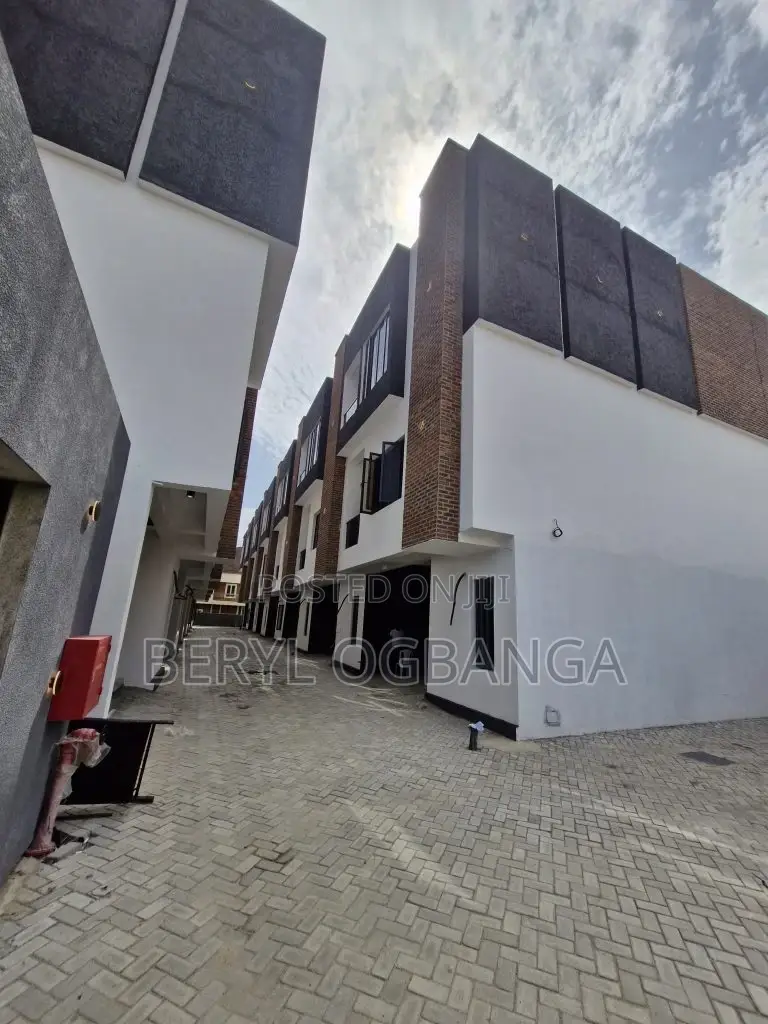 4bdrm Duplex in Ikate for sale