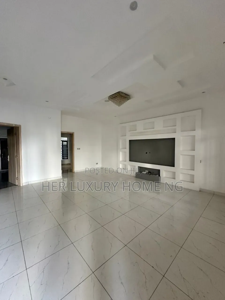 1bdrm Apartment in Royal Pine Gate 1, Lekki Expressway for rent
