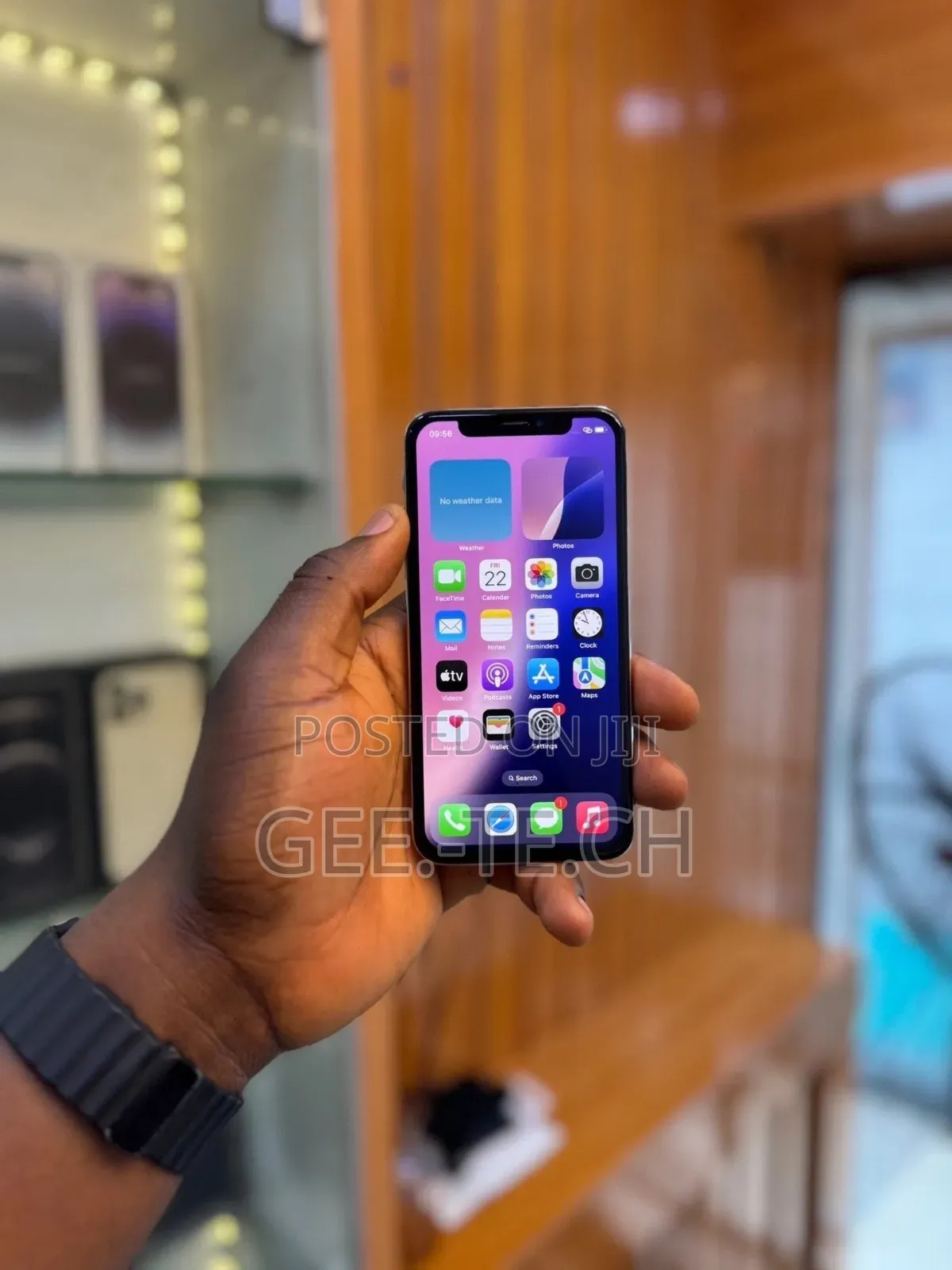 Apple iPhone X 64 GB White