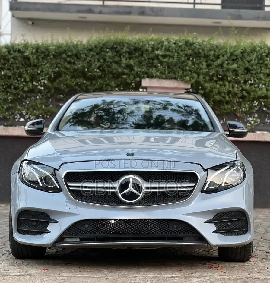 Mercedes-Benz E300 2018 Brown