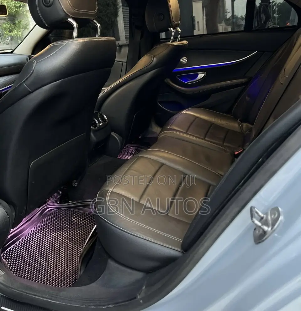 Mercedes-Benz E300 2018 Brown