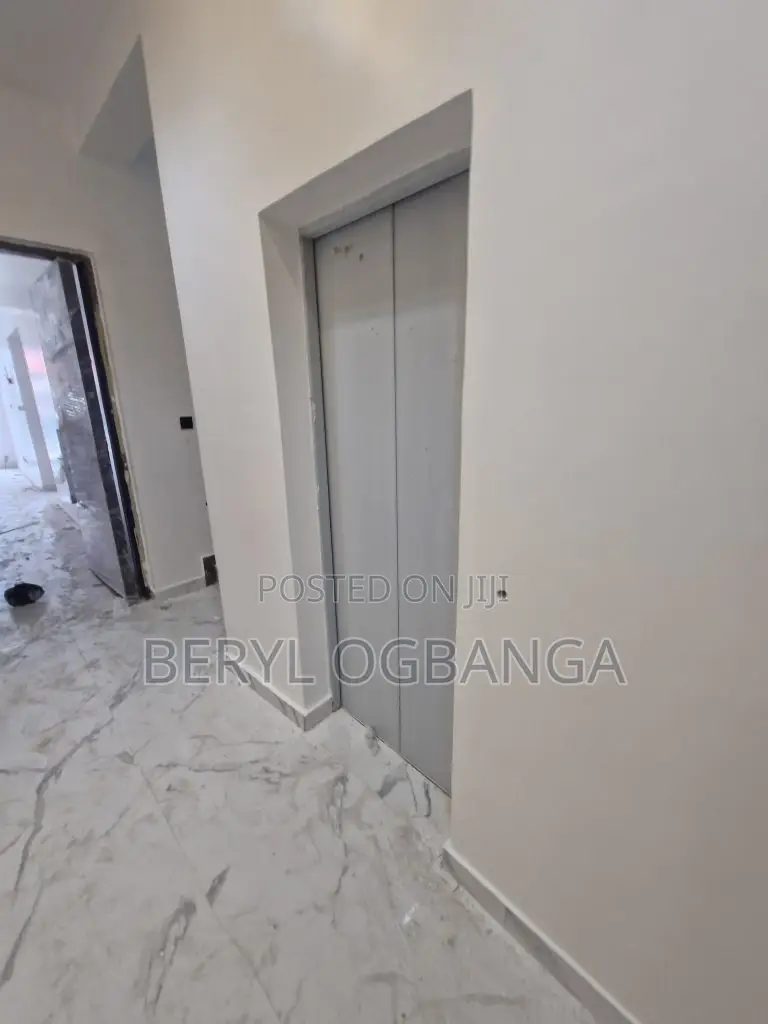 2bdrm Apartment in Lekki Phase 1 for sale