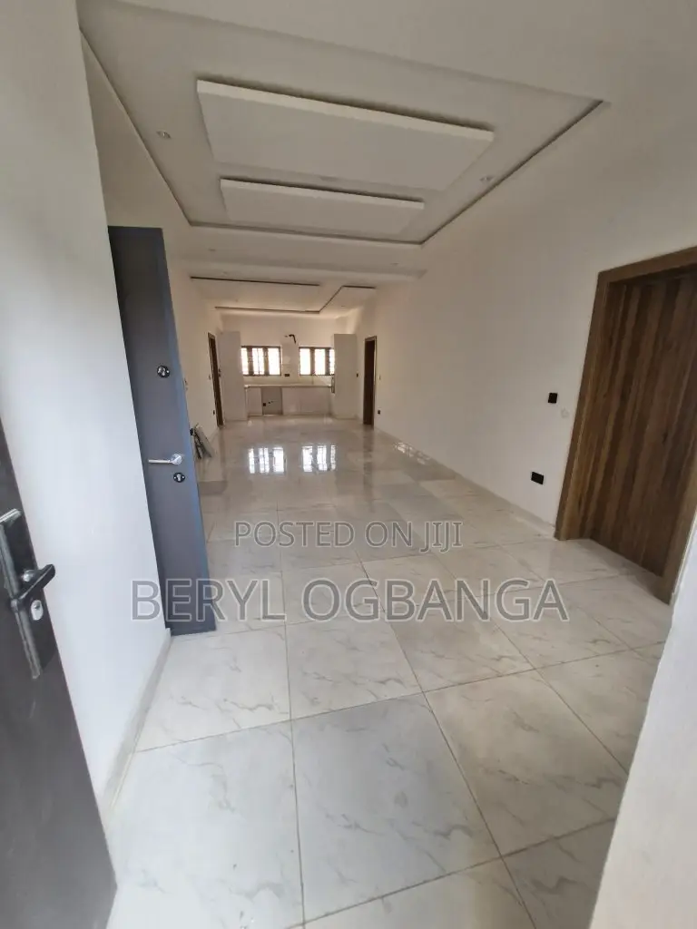 2bdrm Apartment in Lekki Phase 1 for sale