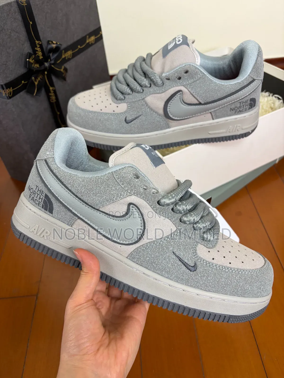Sleek.Nike Unisex Sneakers Cw 9t