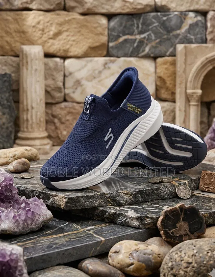 Sleek and Comfortable Sneakers (Sketchers) Cw 5j