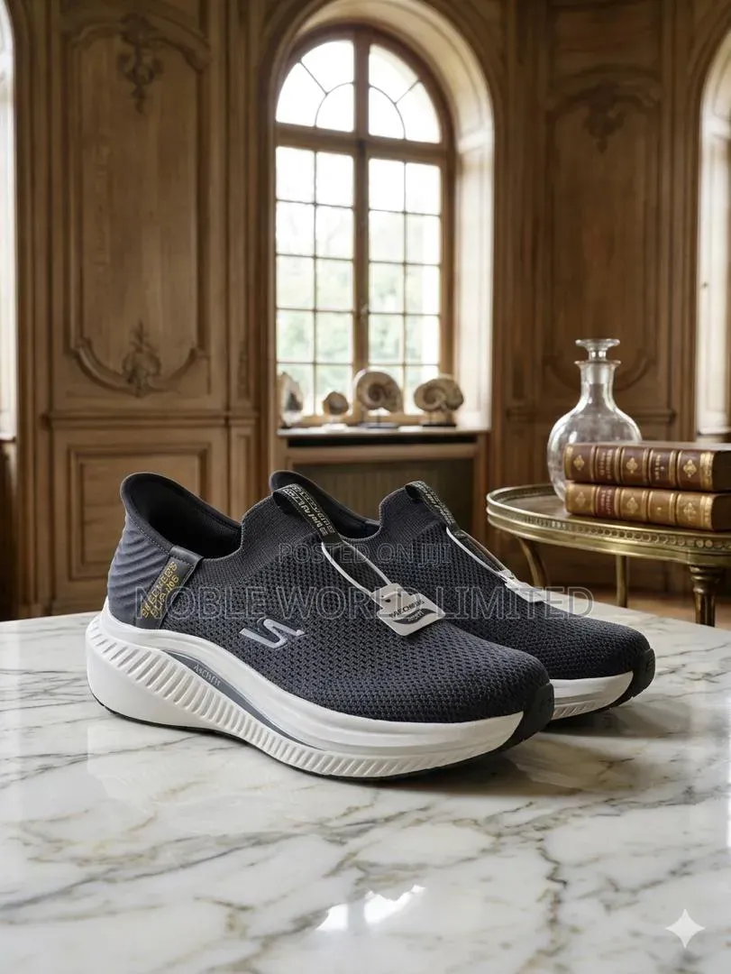 Sleek and Comfortable Sneakers (Sketchers) Cw 5j
