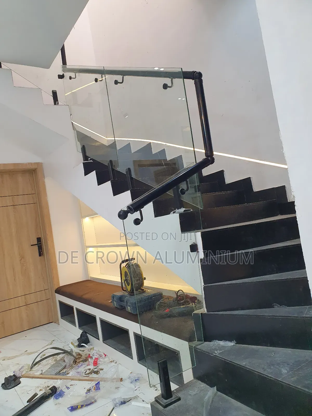 10mm Clear Tempered Glass Staircase Railings With Black Fittings
