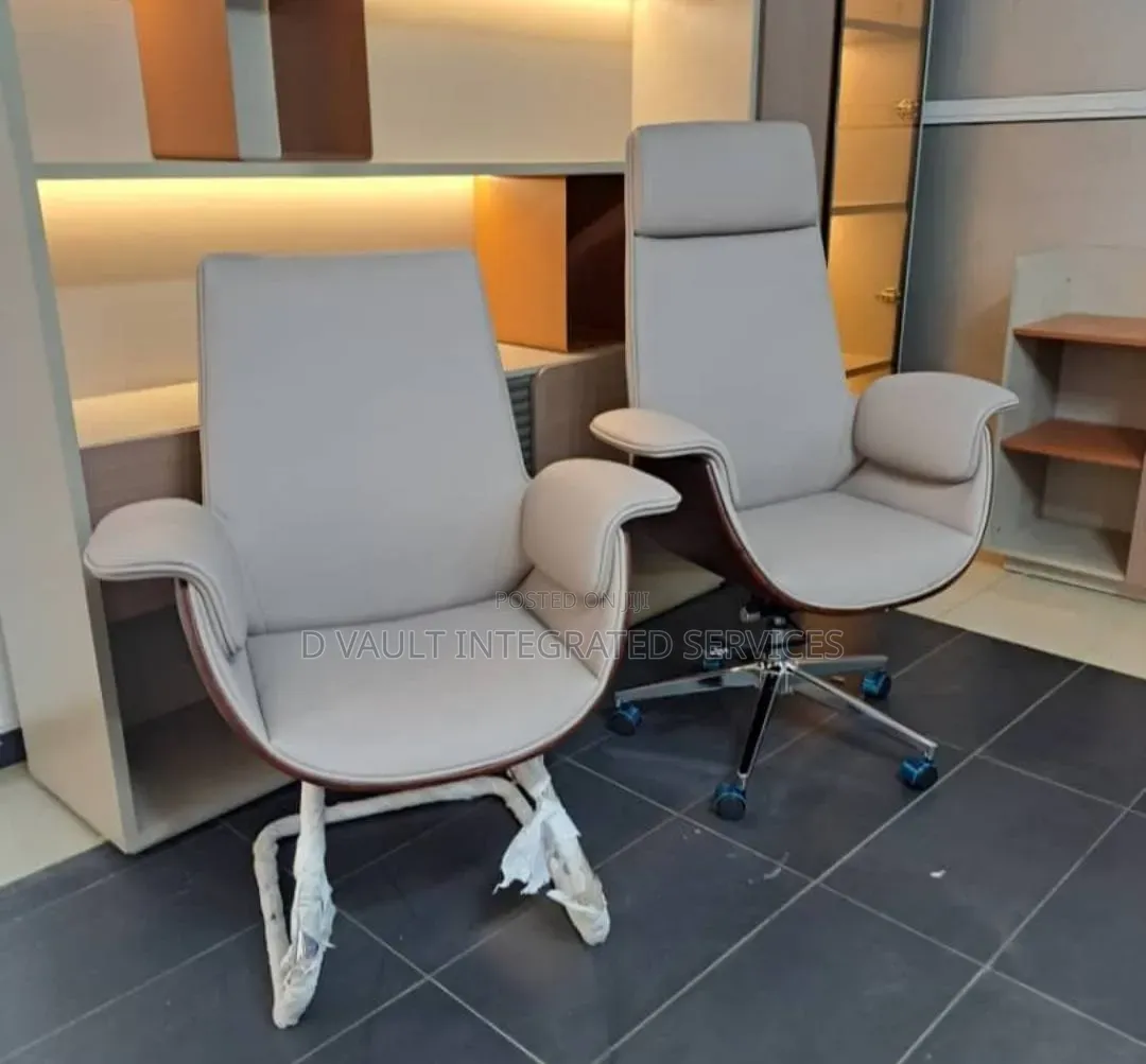 Office Chair / Swivel Chair