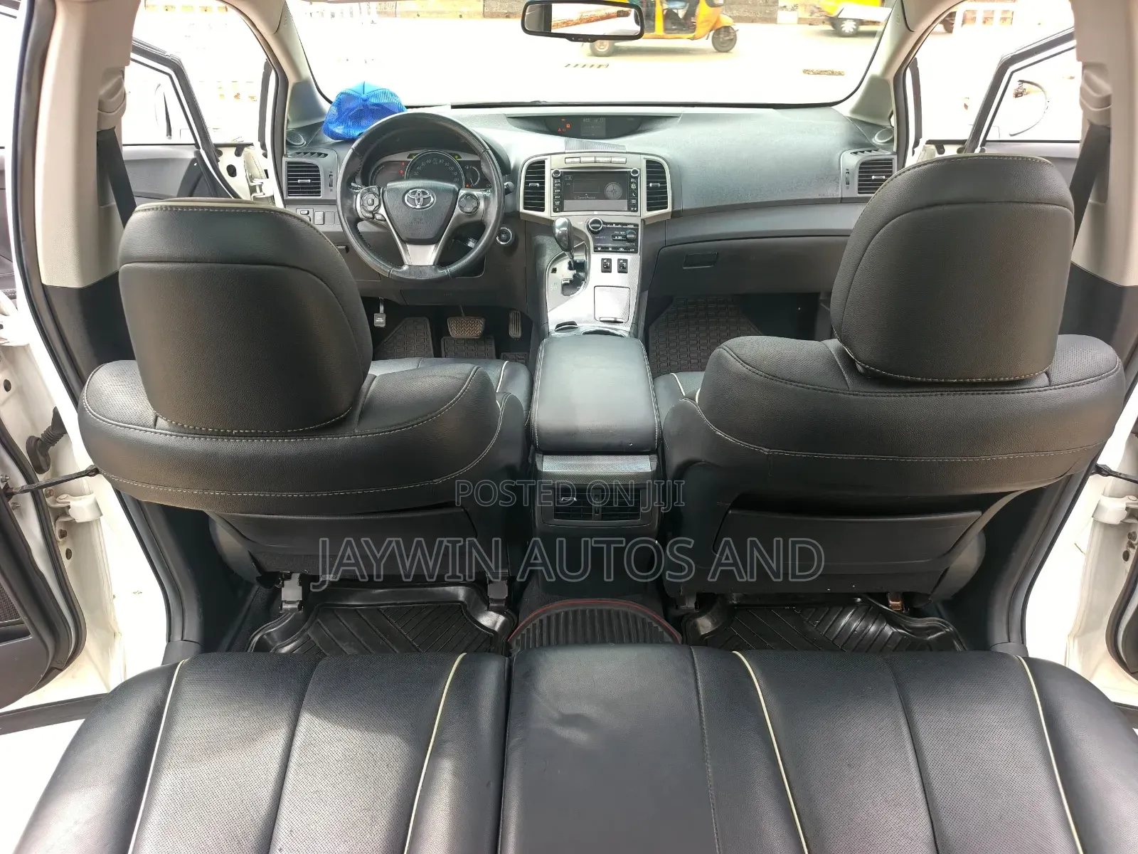 Toyota Venza XLE AWD V6 2013 White