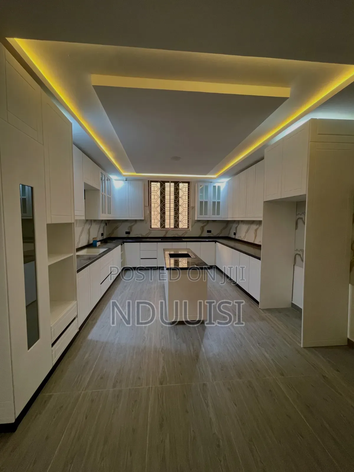 5bdrm Duplex in Dawaki for sale