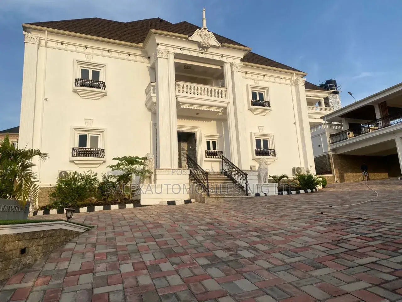 10bdrm Mansion in Asokoro for sale