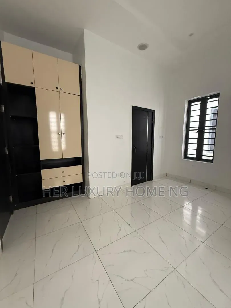 1bdrm Shared Apartment in Royal Pine, Lekki Expressway for rent