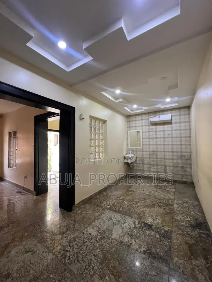 3bdrm Duplex in Jabi for rent