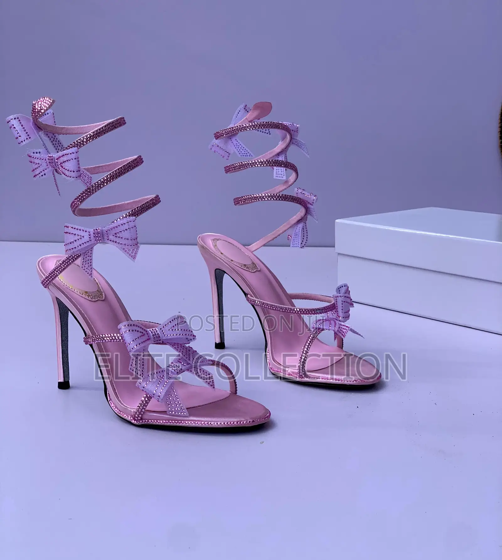 Luxury Bow-Tie Spiral Shoe*Size: 37-42 Packaging: Boxed