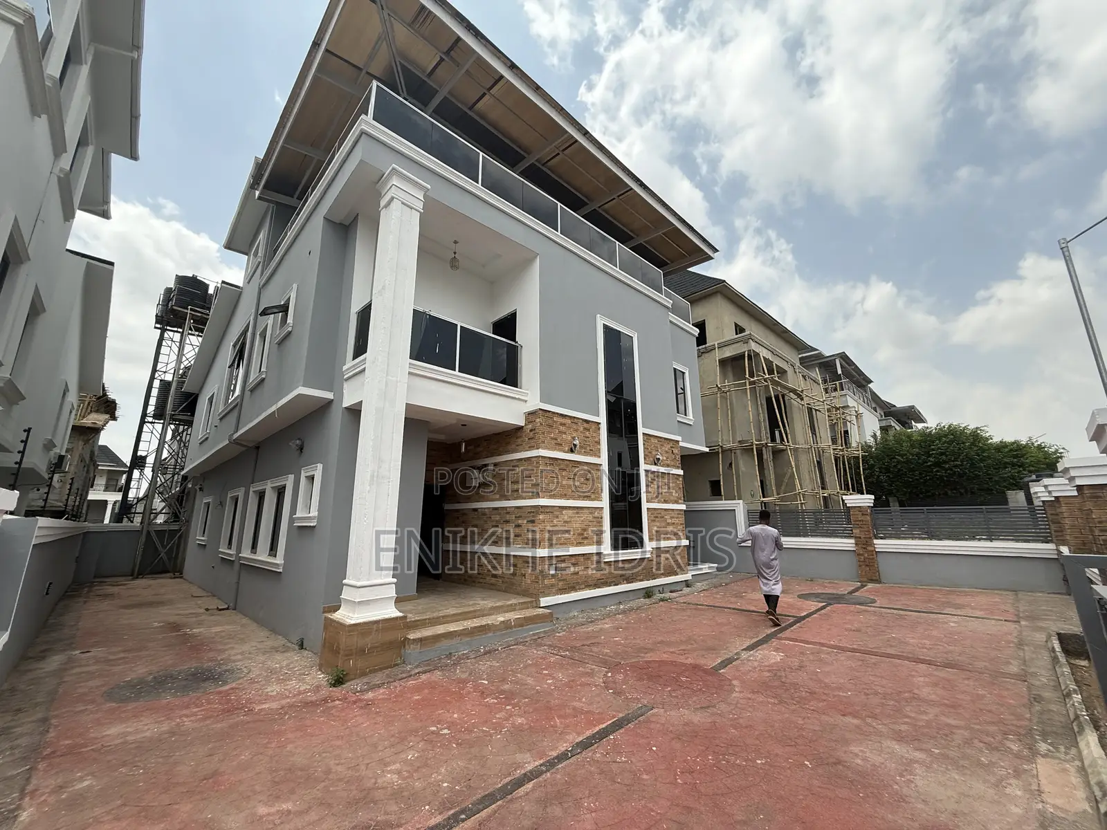 5bdrm Duplex in Vine, Sabon Lugbe for sale