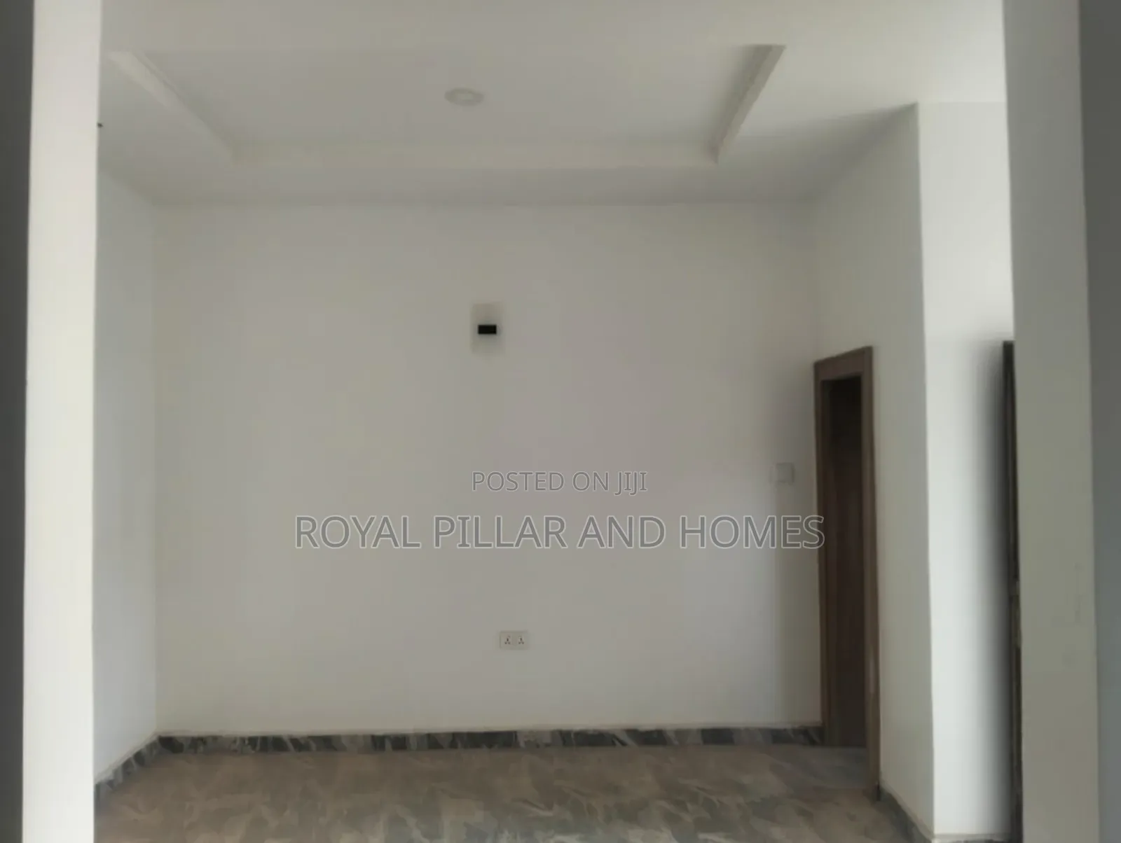 5bdrm Townhouse/Terrace in Guzape Main for sale
