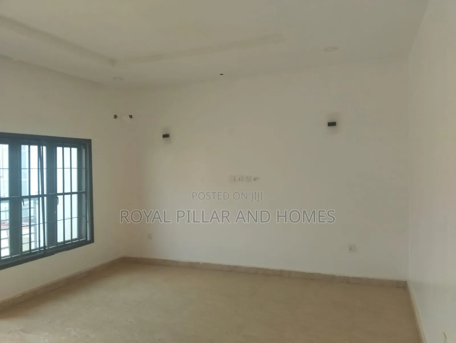 5bdrm Townhouse/Terrace in Guzape Main for sale