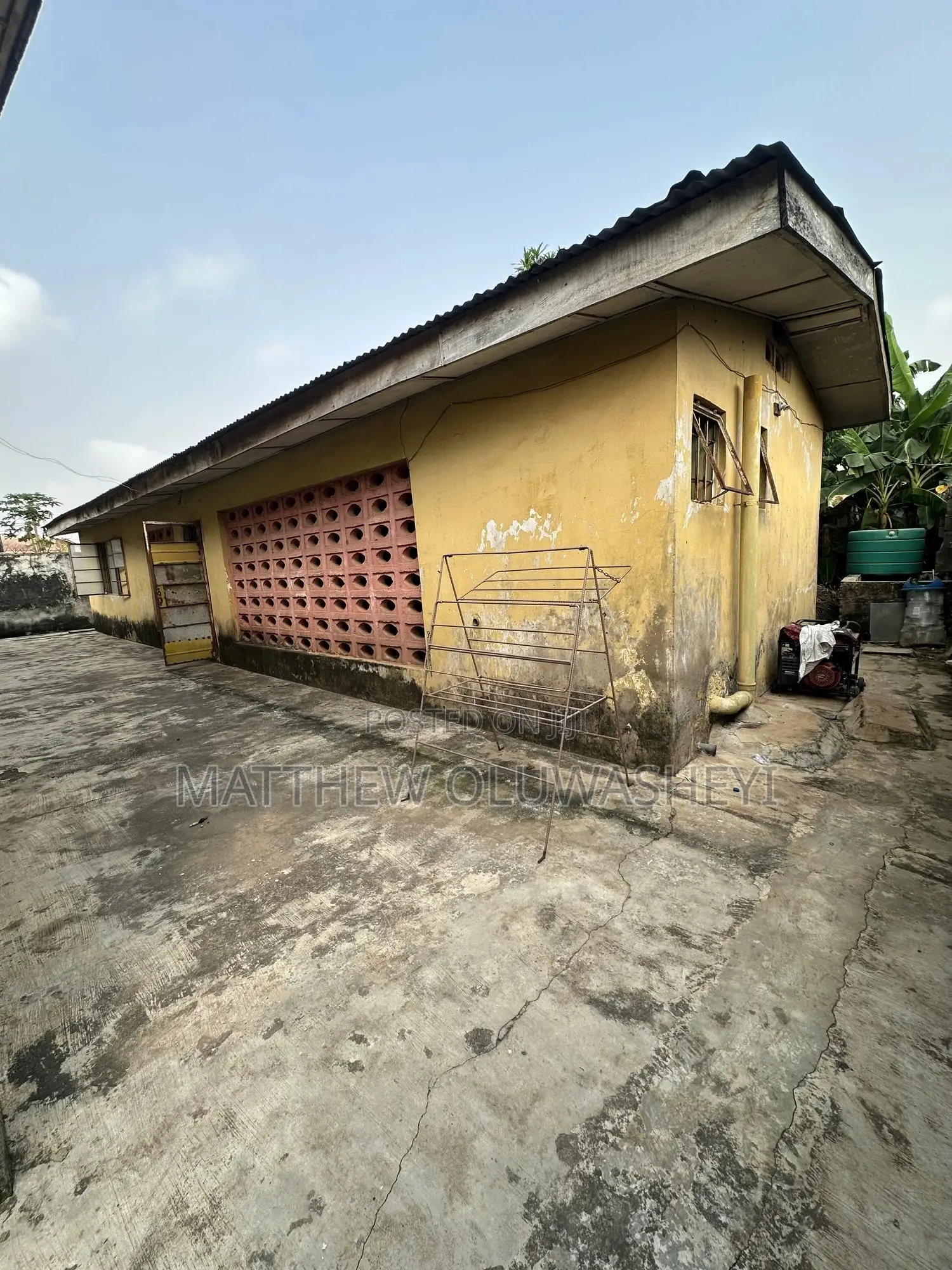 20bdrm Block of Flats in Gowon Estate Ipaja for sale