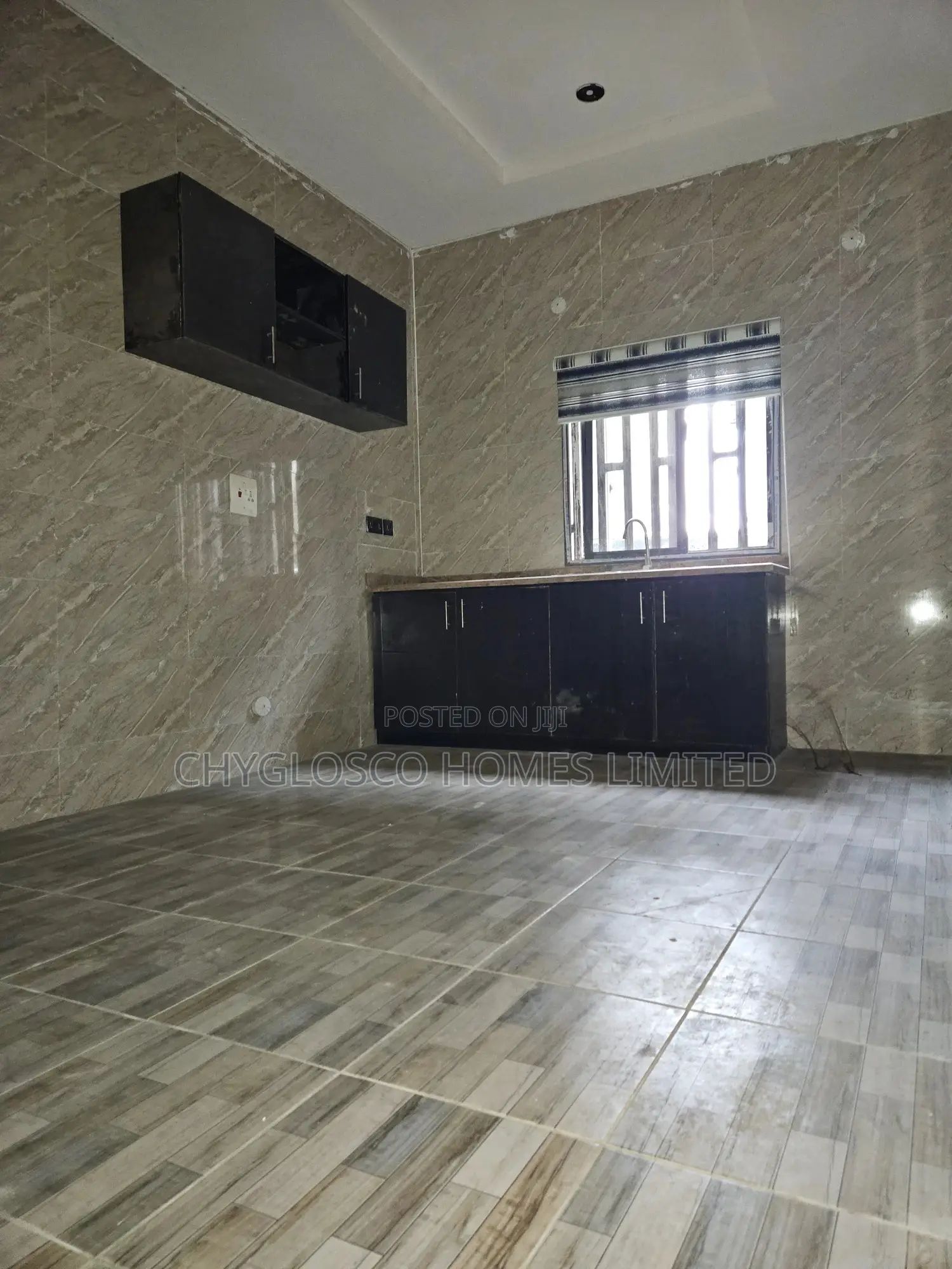 4bdrm Duplex in Eliozu for sale