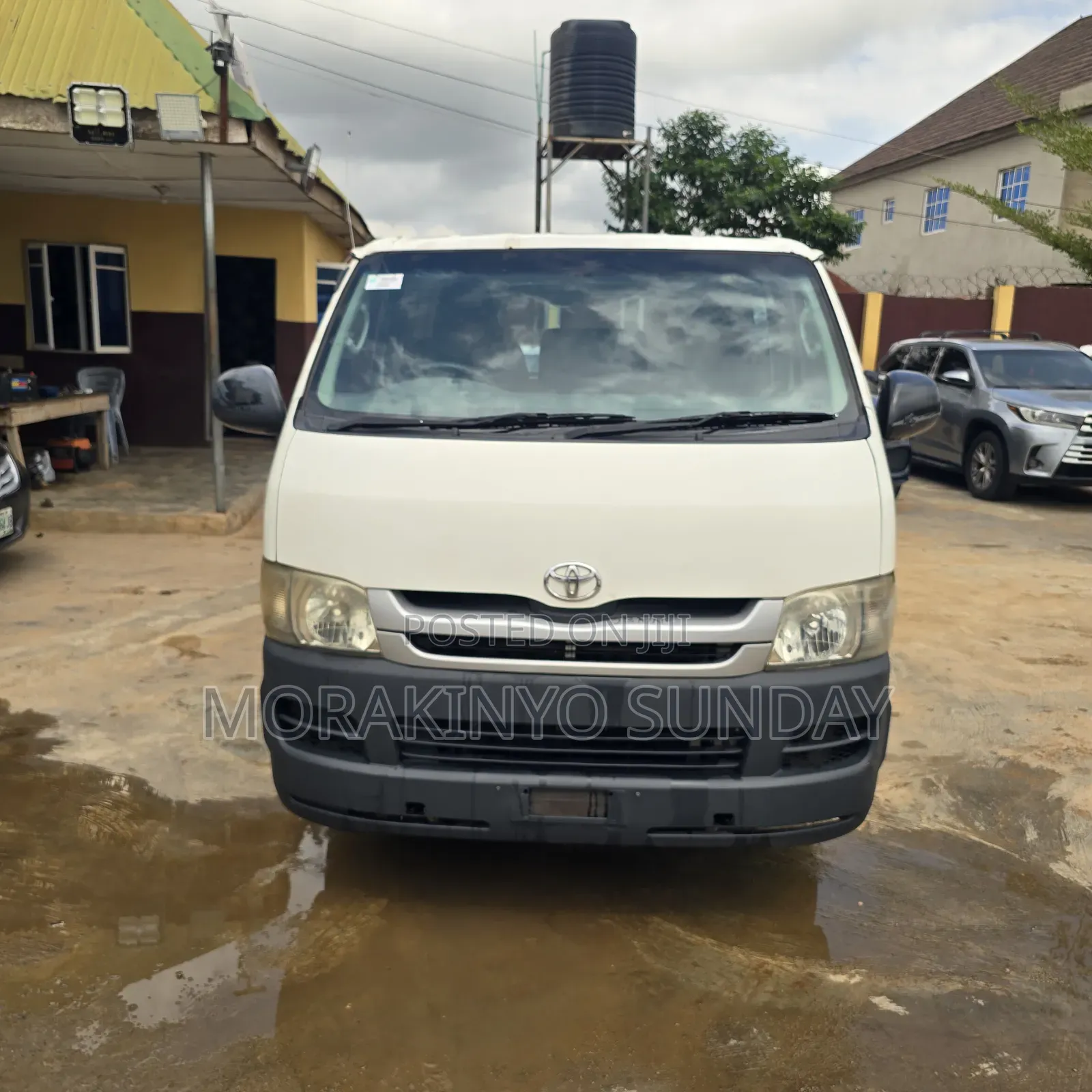 Toyota HiAce 2006 White