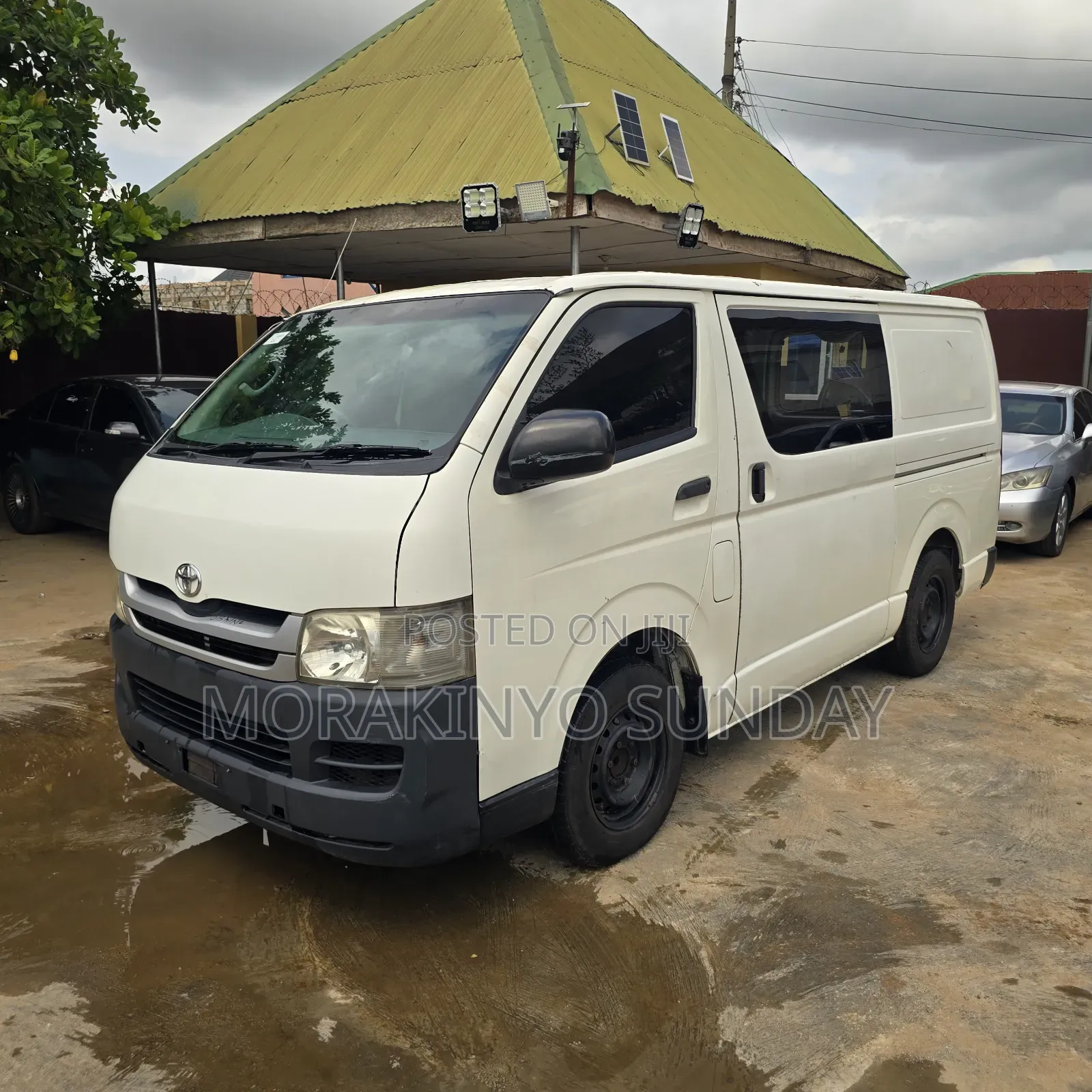 Toyota HiAce 2006 White