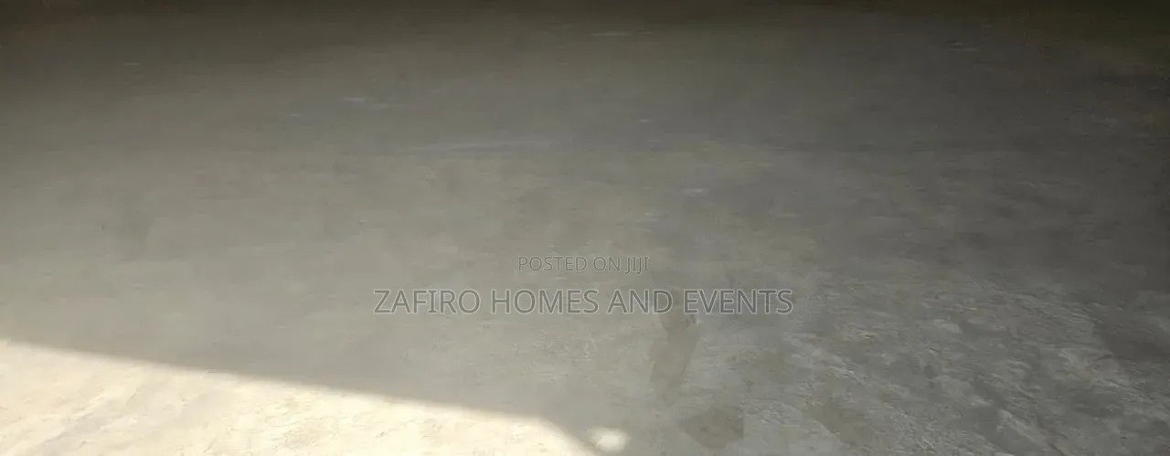 10002m Warehouse at Challenge Near Lagos Ibadan Expressway for Rent