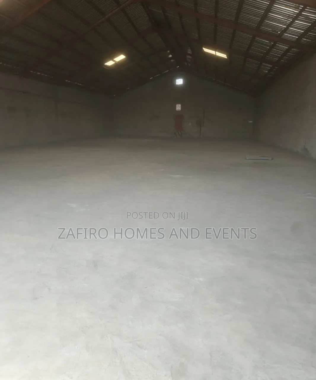 10002m Warehouse at Challenge Near Lagos Ibadan Expressway for Rent
