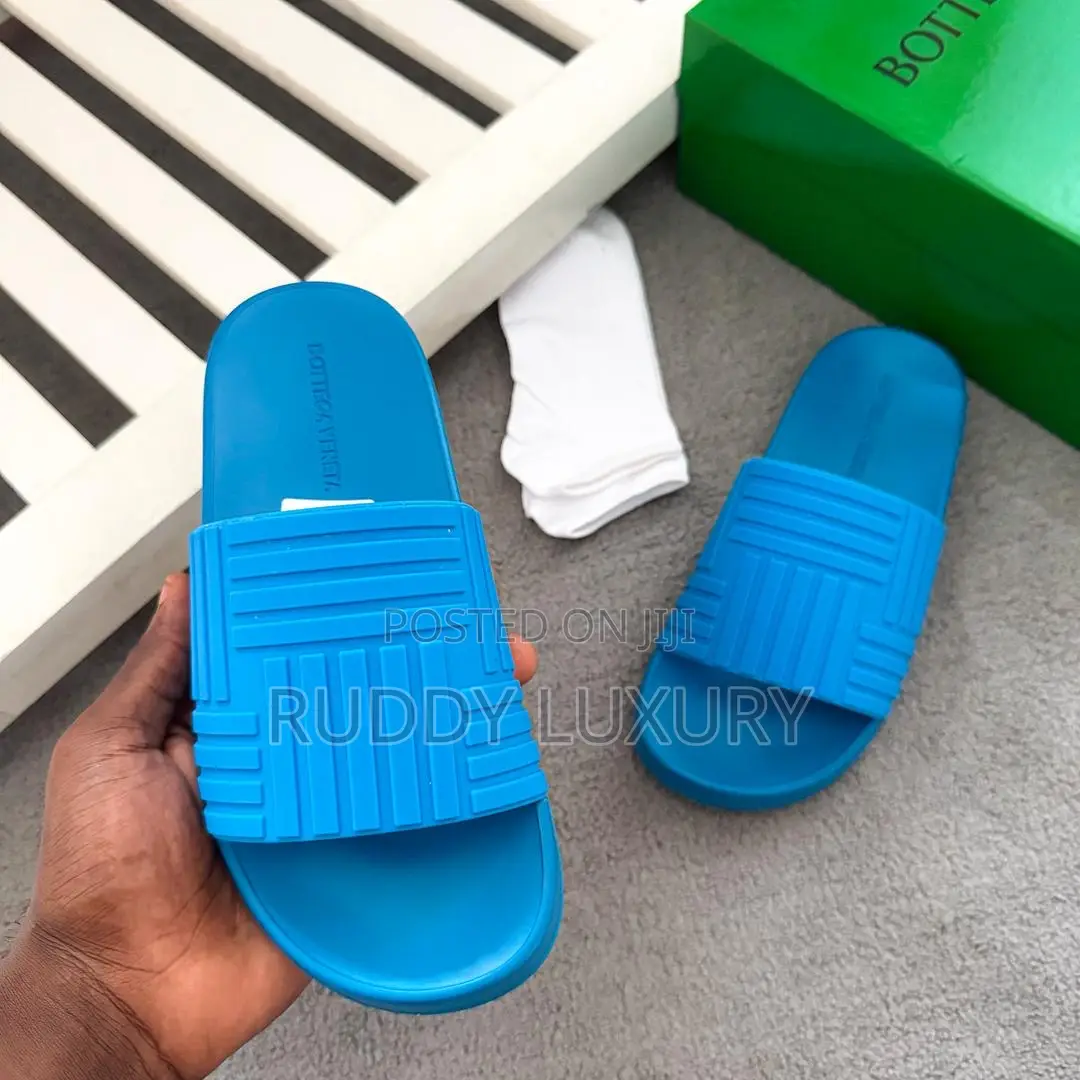 Bottega Veneta Pool Slides