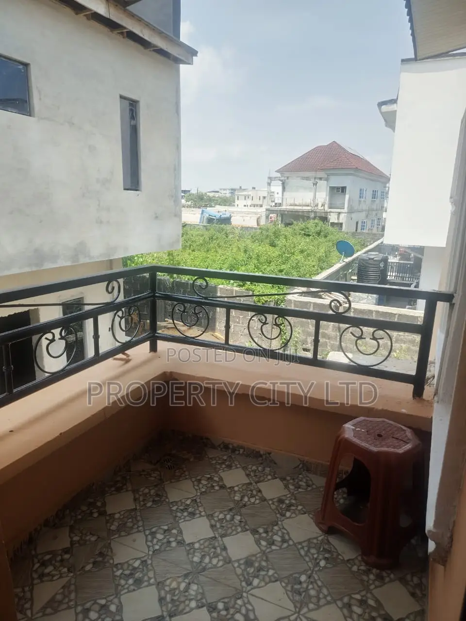 3bdrm Duplex in Rose Gardens Estate, Lakowe for rent